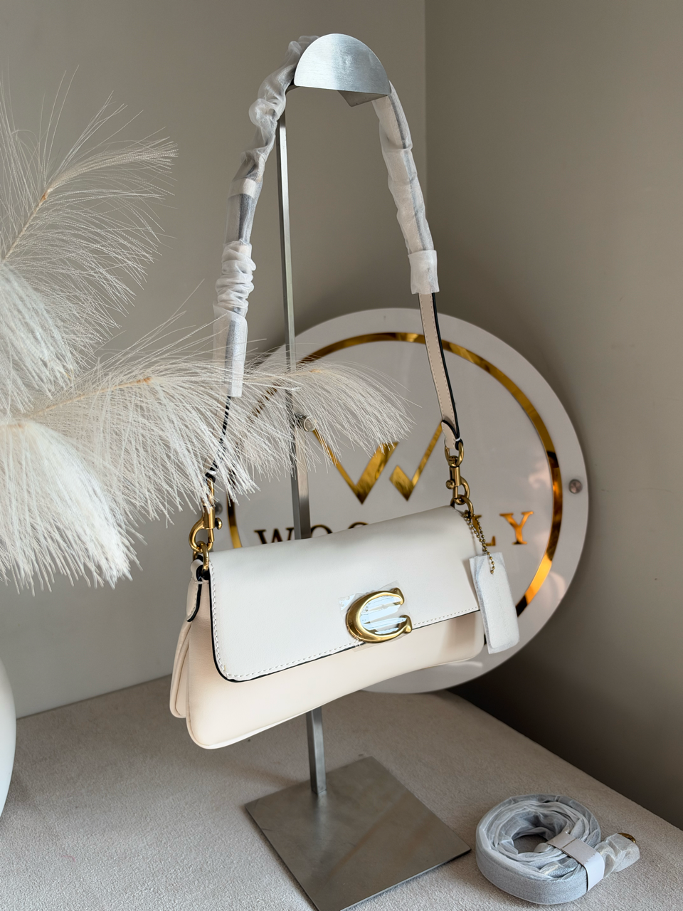 The Essential Archive Shoulder Bag - White & Soft Cream
