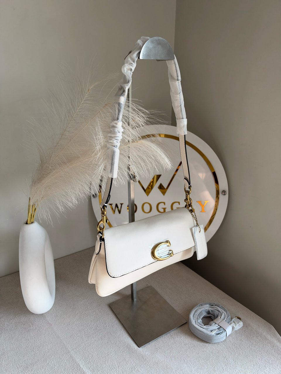 The Essential Archive Shoulder Bag - White & Soft Cream