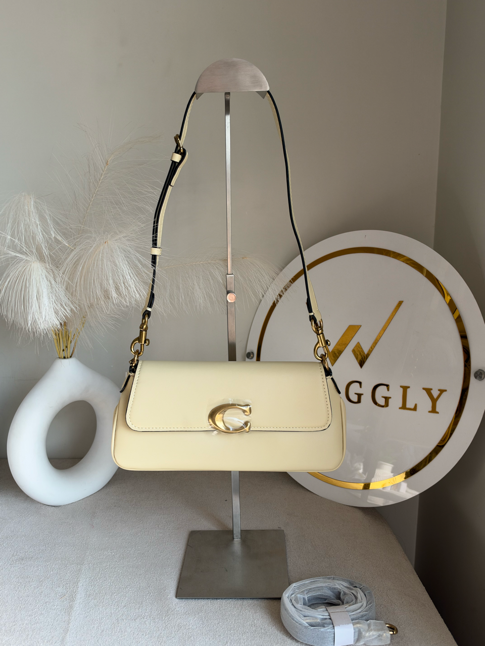 The Essential Archive Shoulder Bag - Creamy Ivory