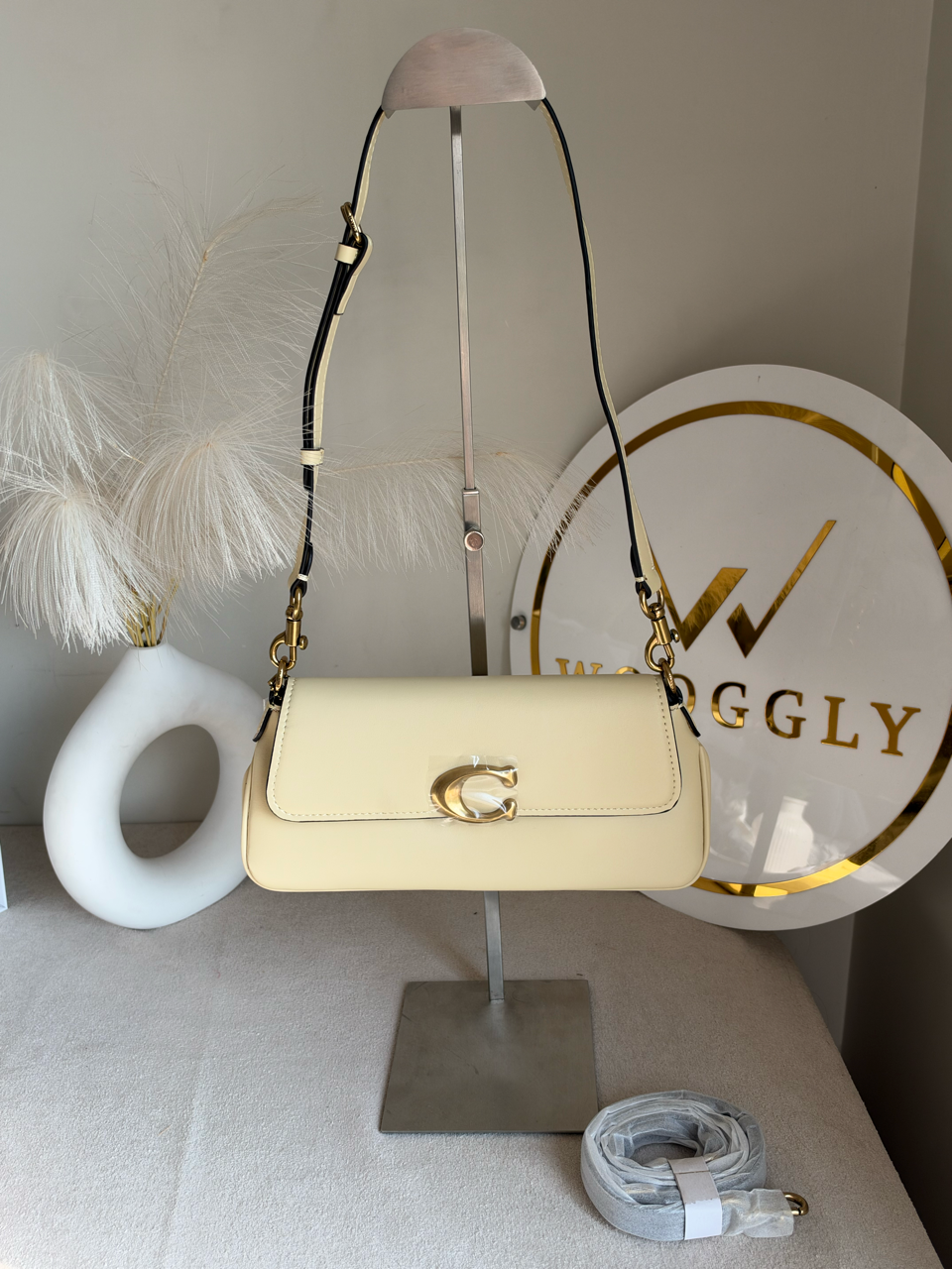 The Essential Archive Shoulder Bag - Creamy Ivory