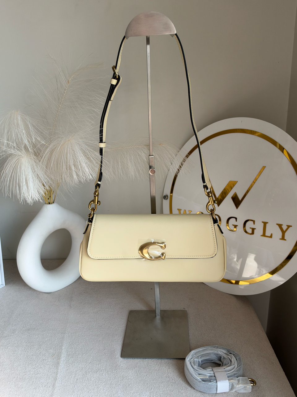 The Essential Archive Shoulder Bag - Creamy Ivory