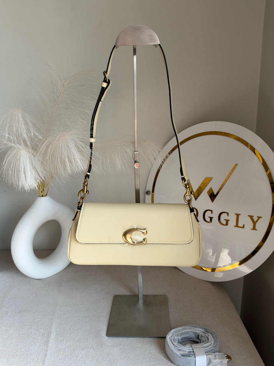The Essential Archive Shoulder Bag - Creamy Ivory