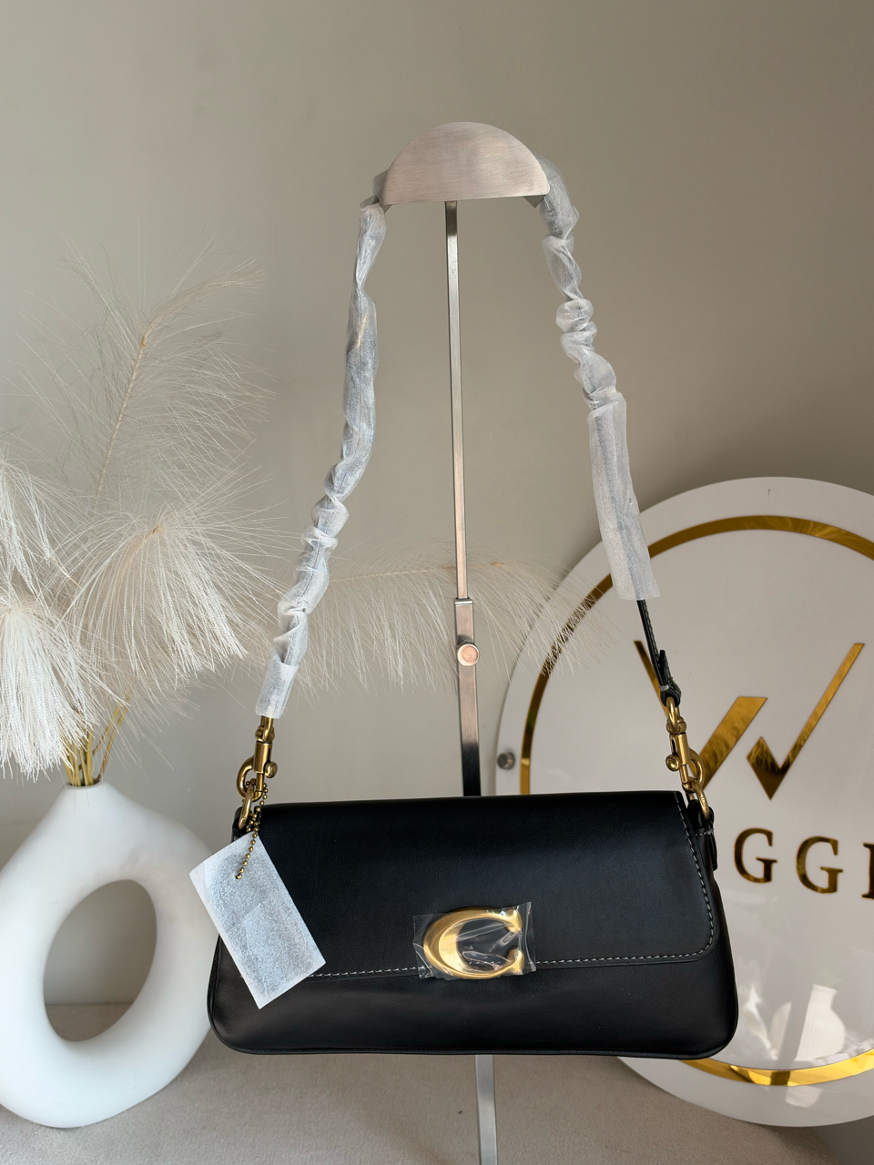 The Essential Archive Shoulder Bag - Black
