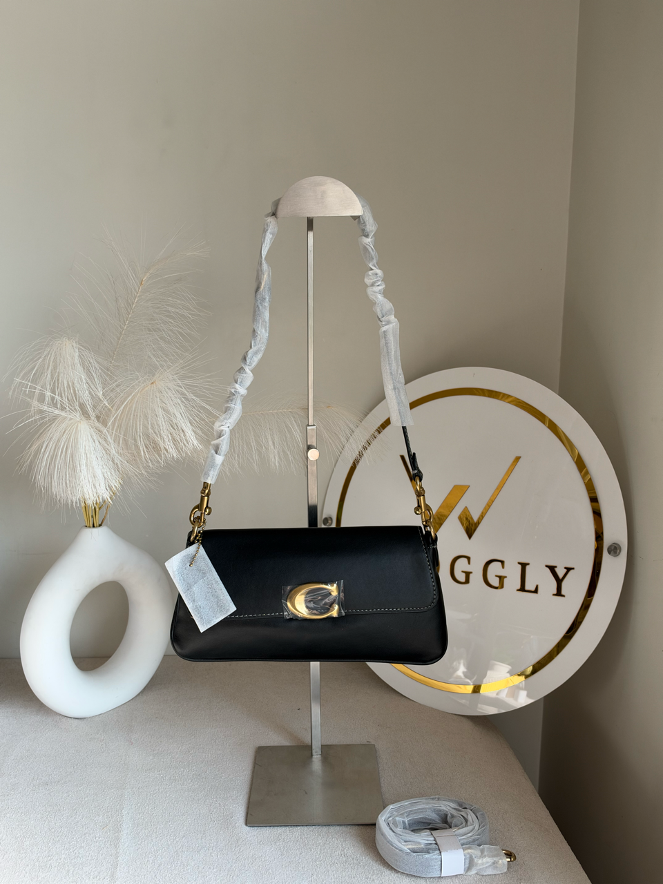 The Essential Archive Shoulder Bag - Black