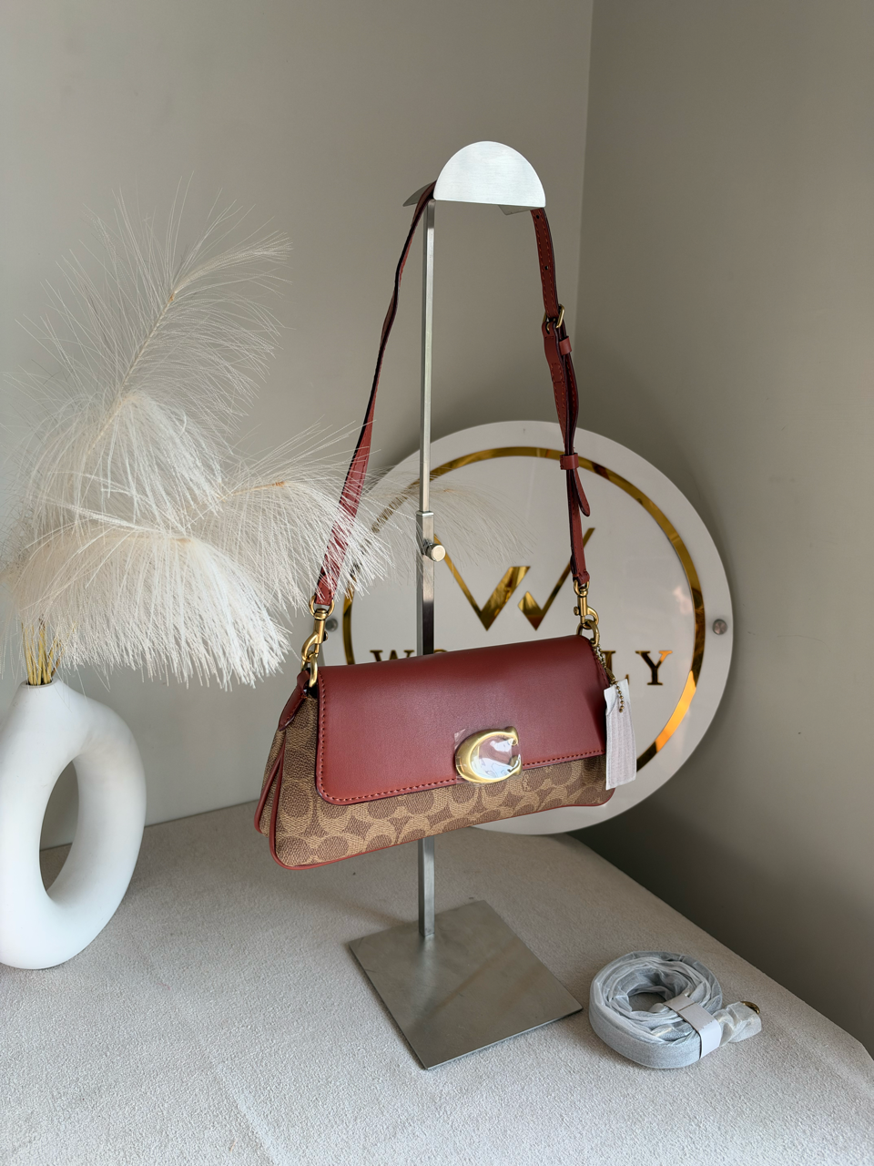 The Essential Archive Shoulder Bag - Rust Red