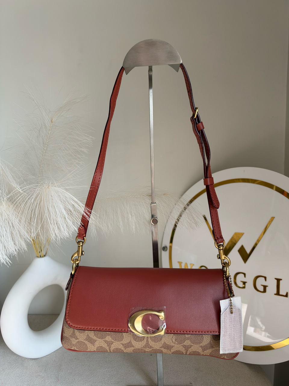 The Essential Archive Shoulder Bag - Rust Red