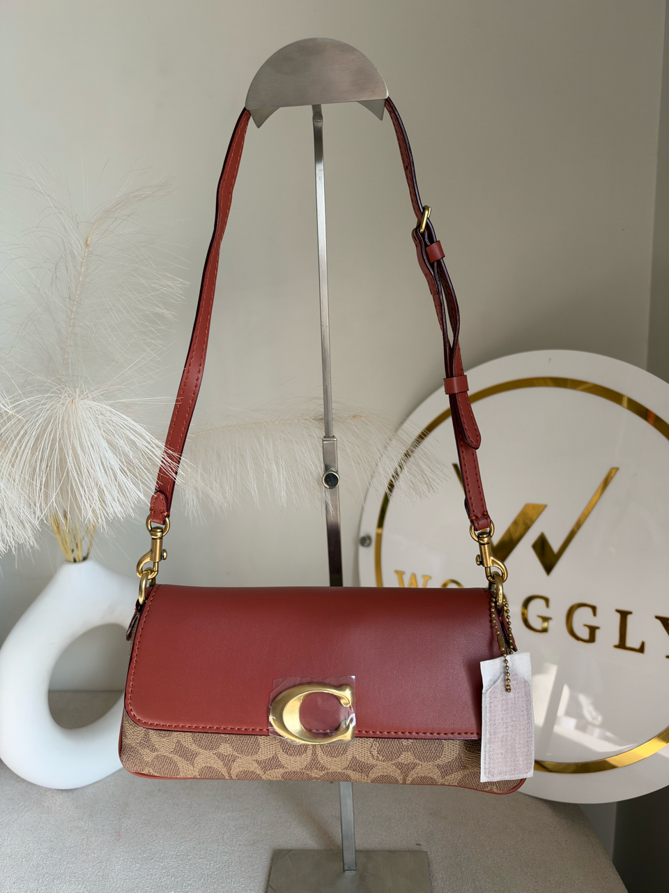 The Essential Archive Shoulder Bag - Rust Red
