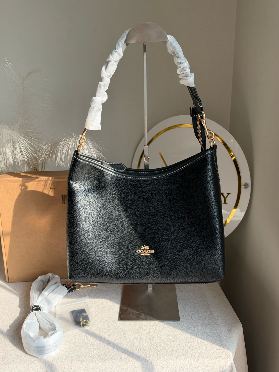 Laurel Shoulder Bag with Box Packing - Black