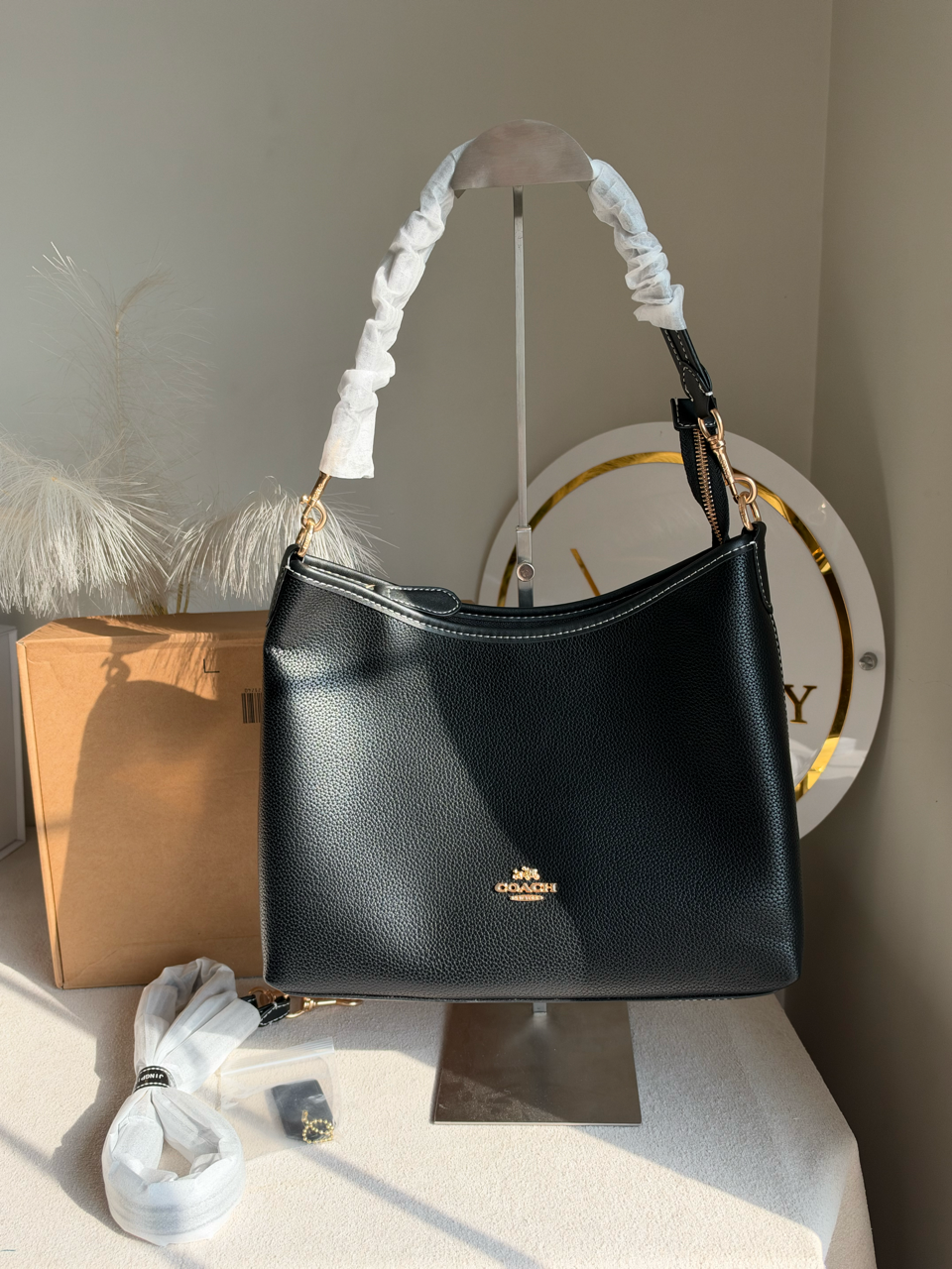 Laurel Shoulder Bag with Box Packing - Black