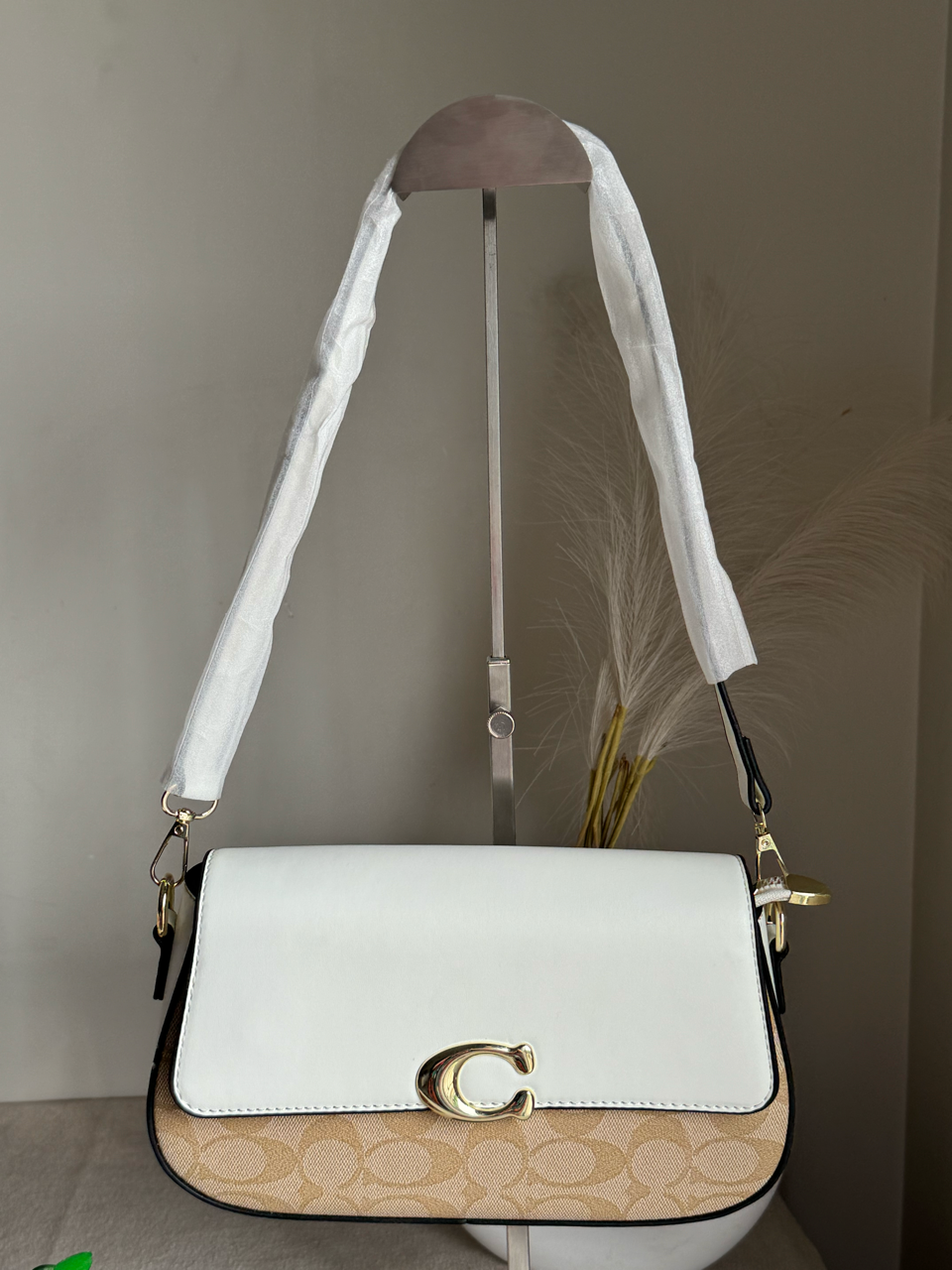 Luna - White & Beige