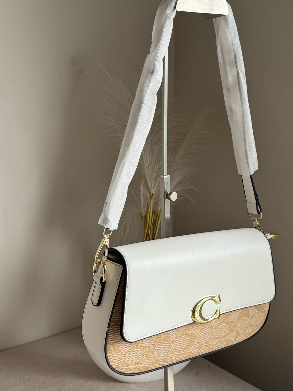 Luna - White & Beige
