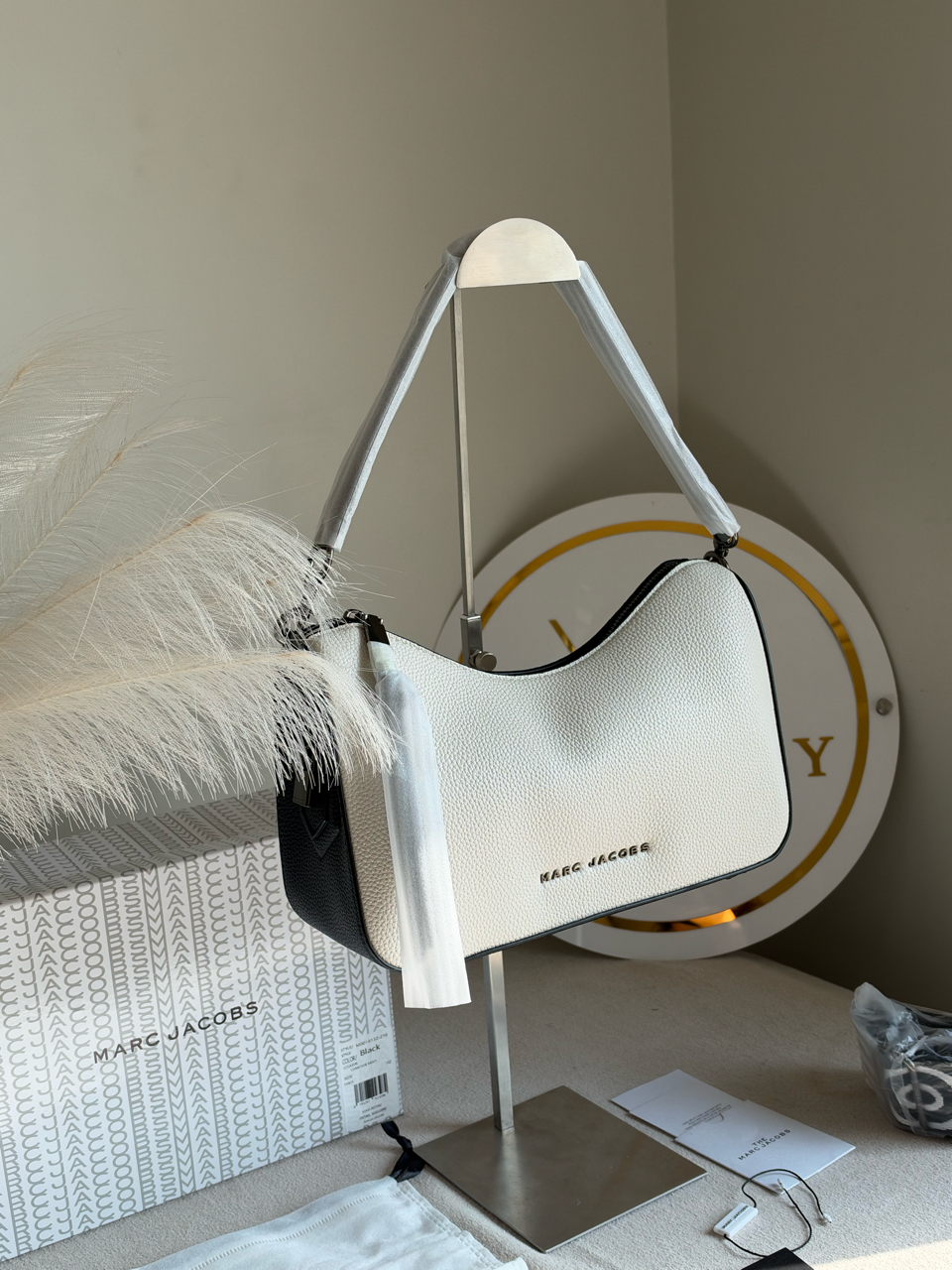 Drifter Convertible Shoulder Bag With Box Packing - Off White