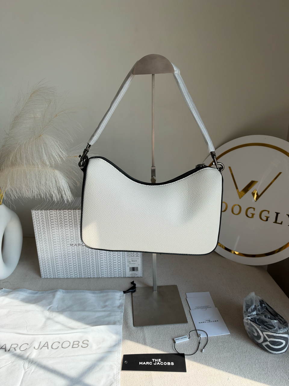 Drifter Convertible Shoulder Bag With Box Packing - Off White