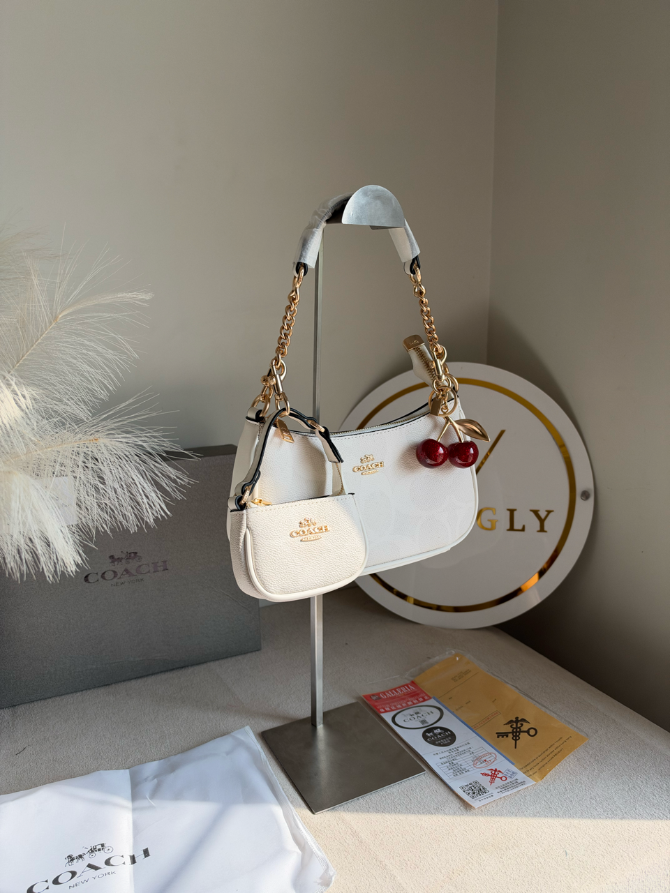 Teri Gift Box with Baby Teri Charm & Cherry Charm - White