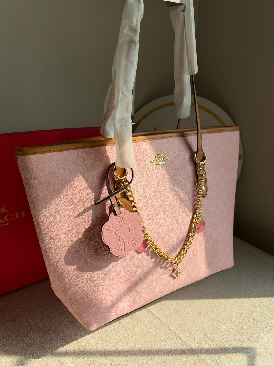 High Quality Tote Bag with Charms & Chain (Box Packing) - Pink