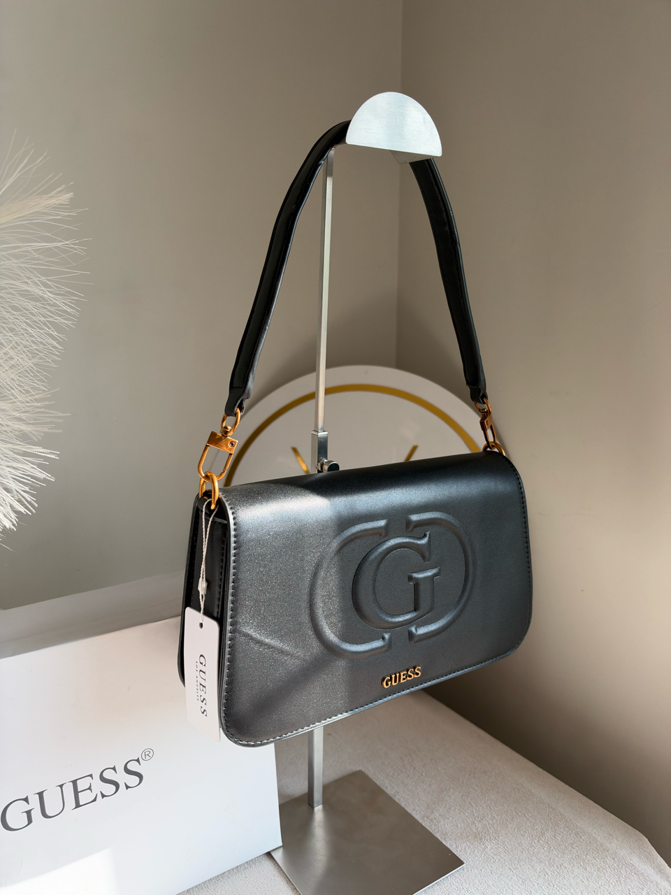 Izzy Flap Shoulder Bag With Box Packing - Black