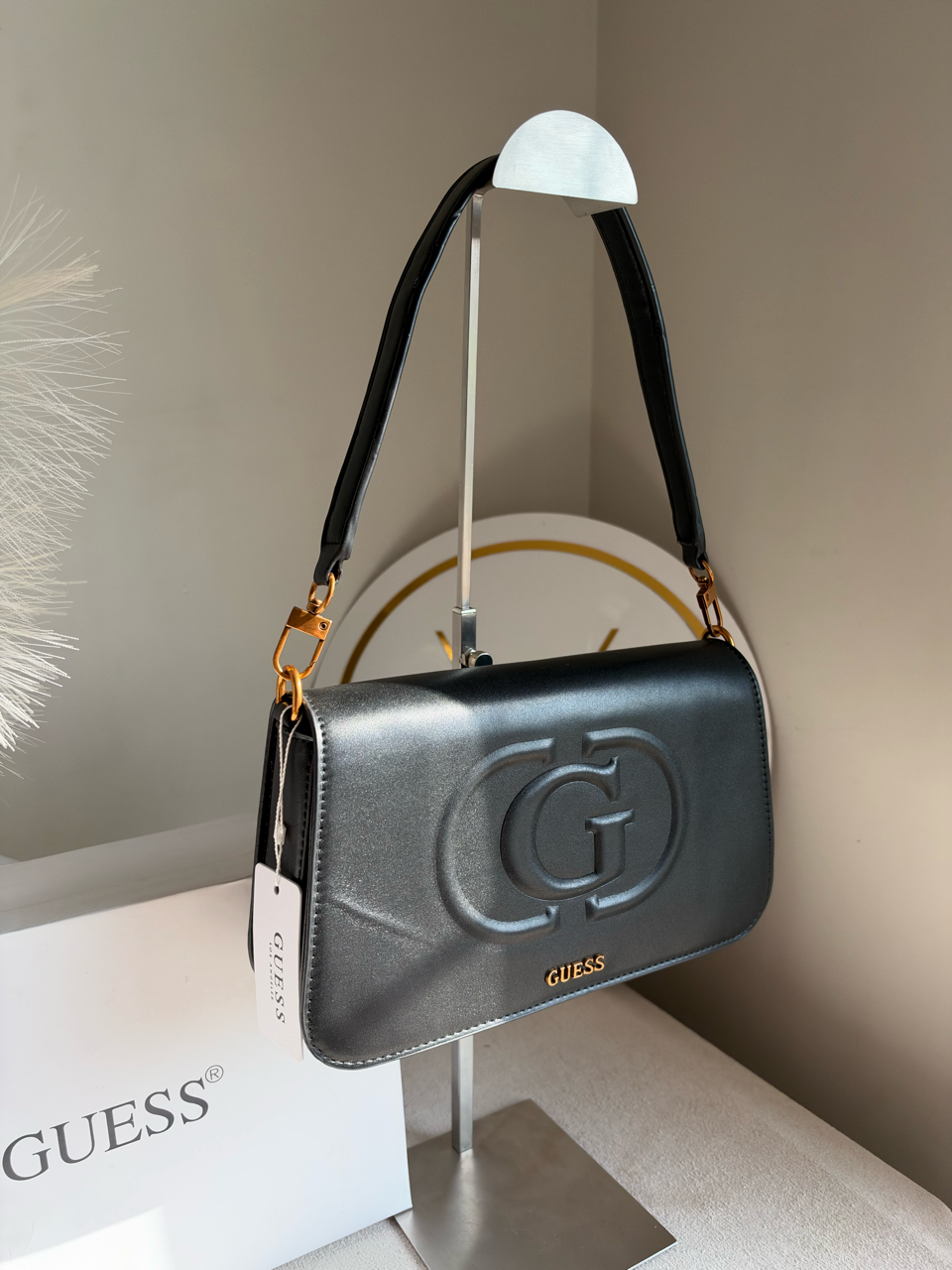 Izzy Flap Shoulder Bag With Box Packing - Black