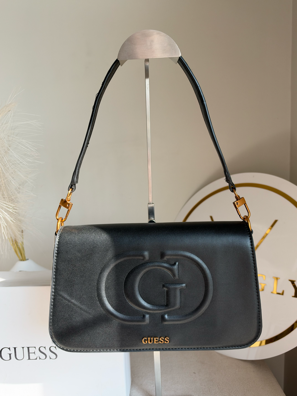 Izzy Flap Shoulder Bag With Box Packing - Black