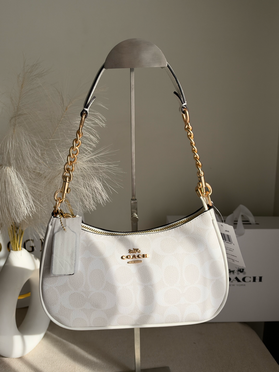 TERI PREMIUM WITH MAGNETIC BOX PACKING - Signature White