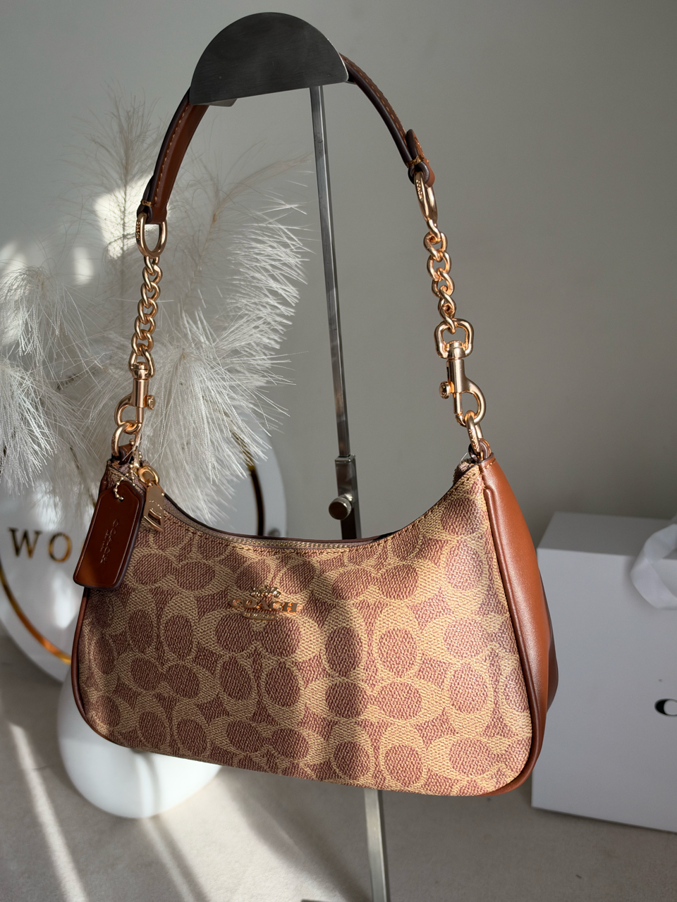 TERI PREMIUM WITH MAGNETIC BOX PACKING - Signature Apricot Brown