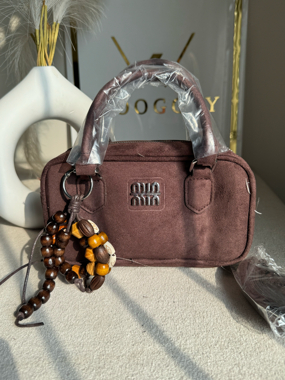 Min Min Suede Bucket Bag With Bag Charm - Burgundy