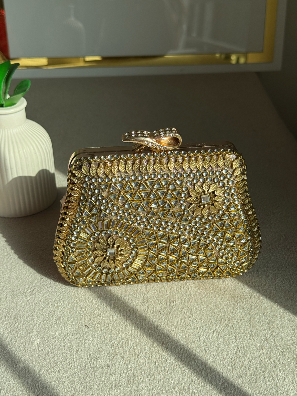 Zareen Kundan Clutch