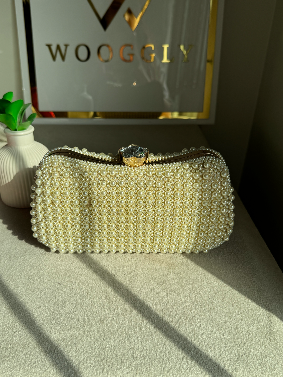 Pure Elegance Pearl Clutch