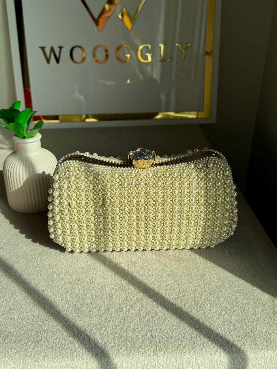 Pure Elegance Pearl Clutch