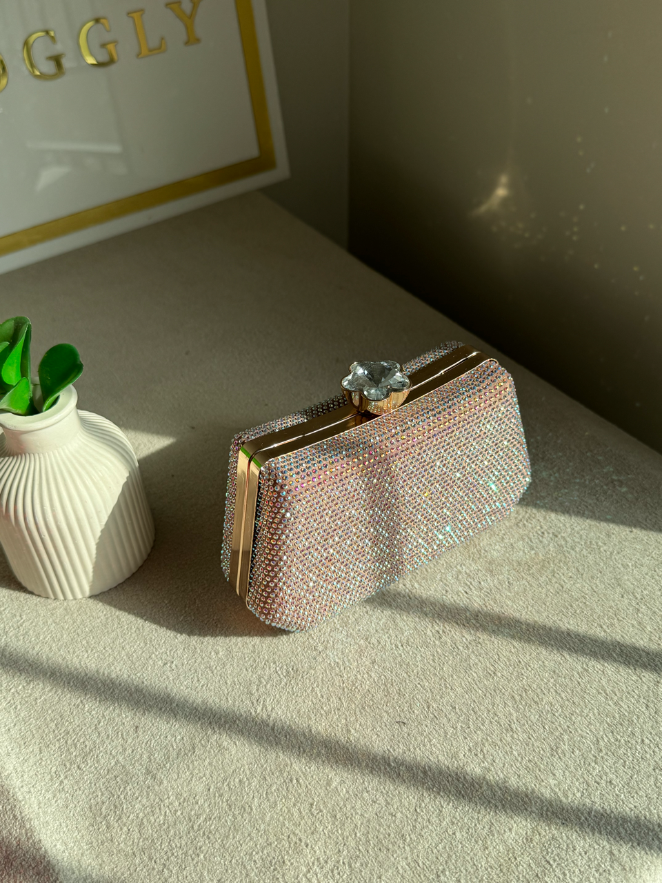 Soirée Shimmer Clutch - Pink