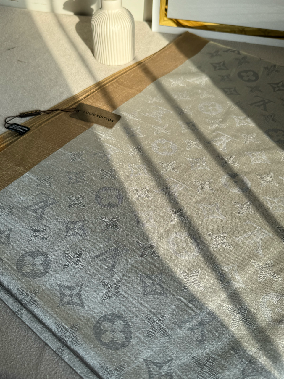ALL SEASON LV Pashmina Stoller - Monogram Shine Shawl