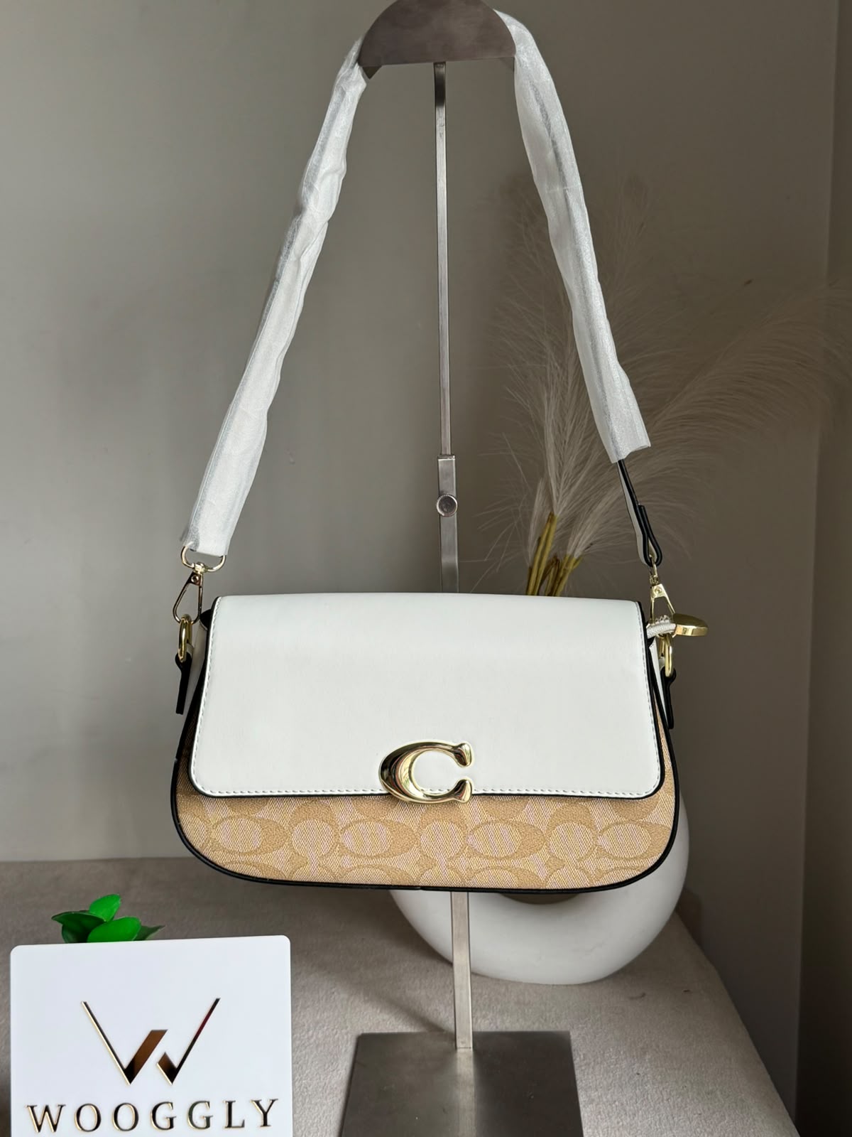 Luna - White & Beige