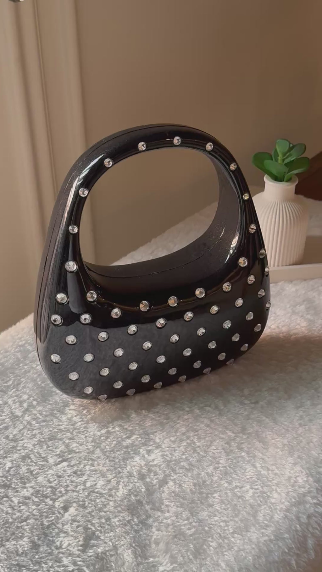 Glimmer Clutch (Black) with Long Chain