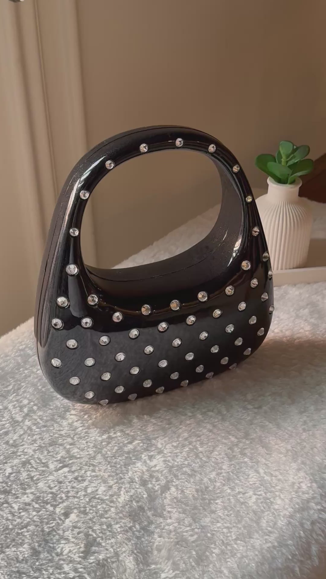 Glimmer Clutch (Black) with Long Chain