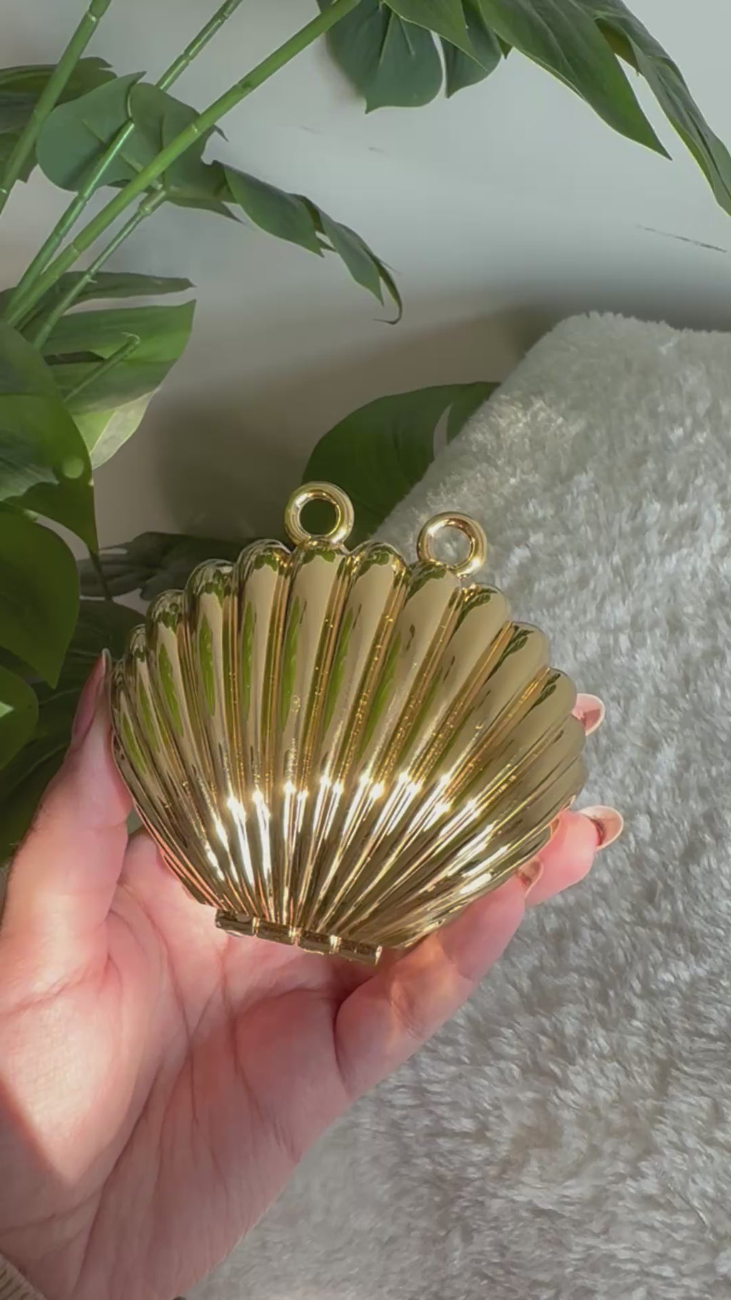 Shell Acrylic Clutch with Pearl Chain - Gold